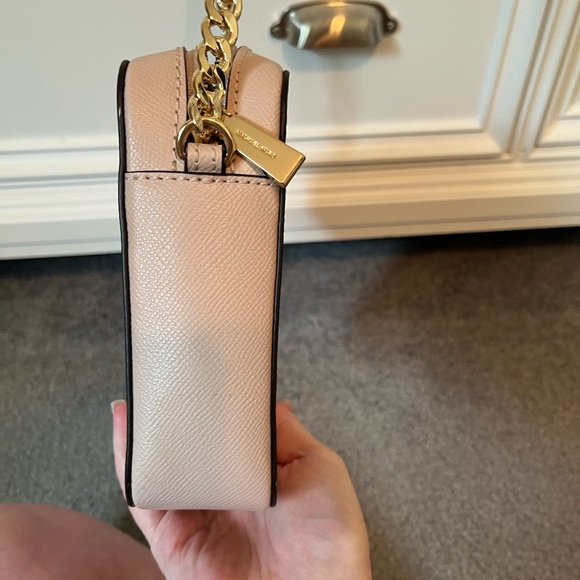 Michael Kors Jet Set Crossbody - Picture 5 of 14